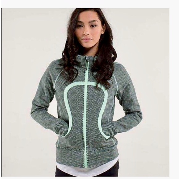 lululemon athletica Jackets & Blazers - 🌴 Fantastic Lululemon Hoodie!